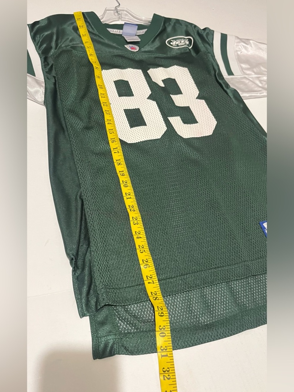 Vintage Reebok New York Jets Football Jersey Featuring Santana Moss. - Picture 7 of 7